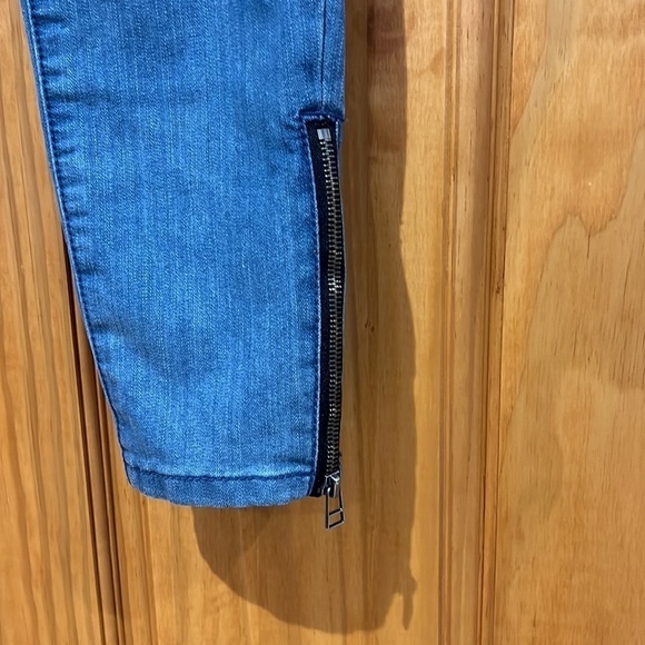 Forever 21 Premium Denim Jeans - Woman's Size 24 - Picture 2 of 6